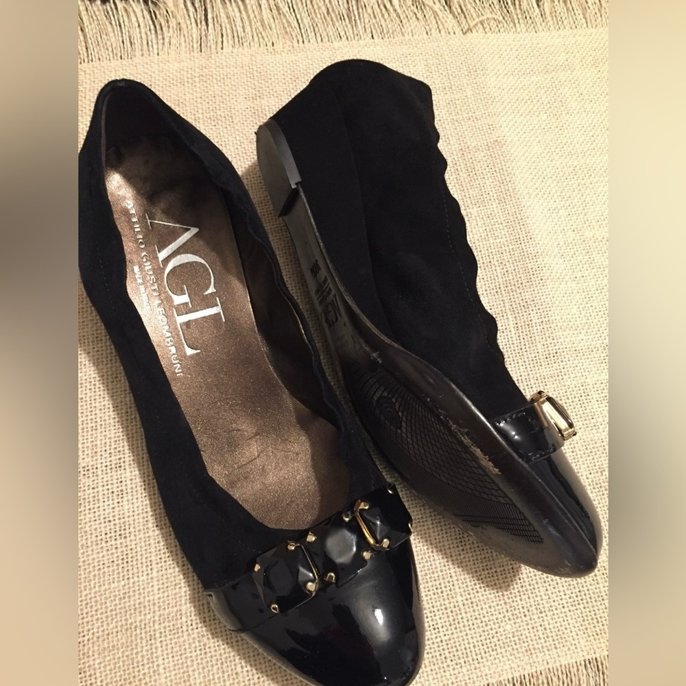 AGL (Atillio Guisti Leombruni) suede & patent leather wedges